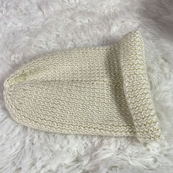 Crocheted Chunky Knit Beanie Hat Off White Adult Size - Picture 8 of 9